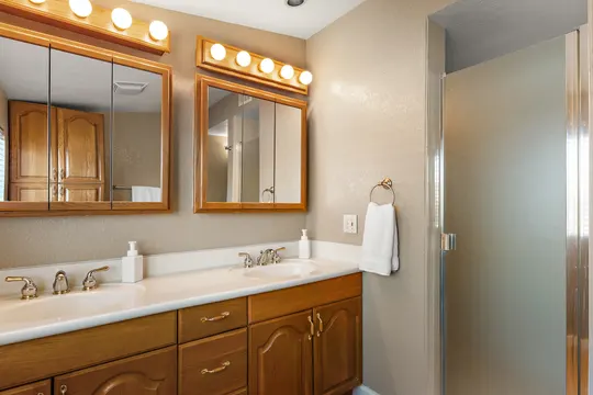 Old Town Lofts, Unit 1 — bathroom